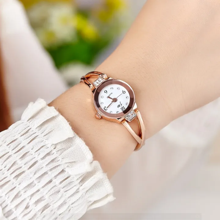 New%20Style%20Korean%20Brand%20Wholesale%20Fashion%20Watch%20Women's%20Decorative%20Steel%20Belt%20Electronic%20Student%20Lady%20Bangle%20Watch%20-%20Image%203