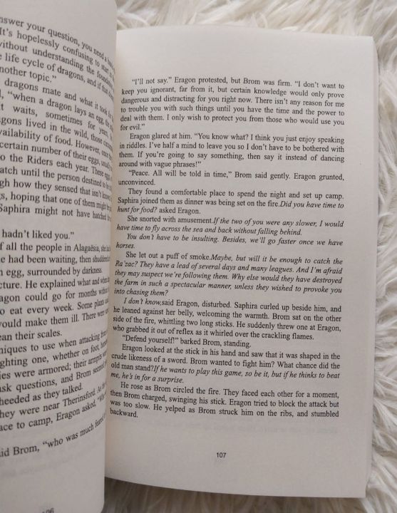 Eragon%20by%20Christopher%20Paolini%20-%20Paperback%20-%20Image%205