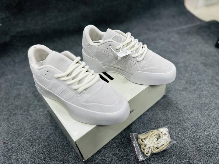 Men's%20Shoes%20Fear%20of%20God's%20Super%20Premium%20Quality%20Sneakers%20-%20Image%203