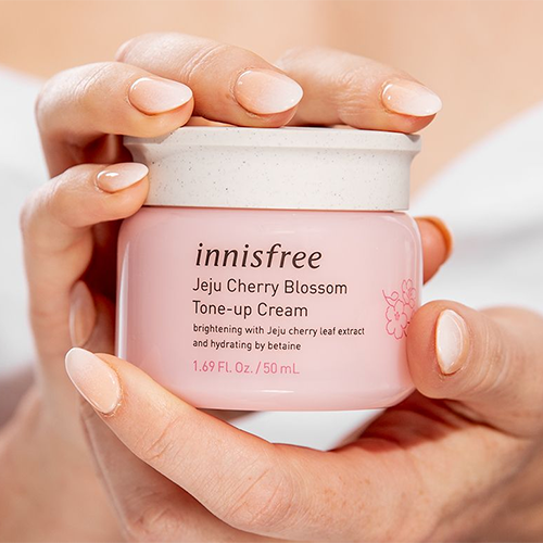 Innisfree%20Jeju%20Cherry%20Blossom%20Tone%20Up%20Cream%2050ml%20-%20Image%202