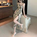 Women's Sleeveless Cheongsam Costume, Chinese Traditional Printed Side Slit Bodycon Dress. 