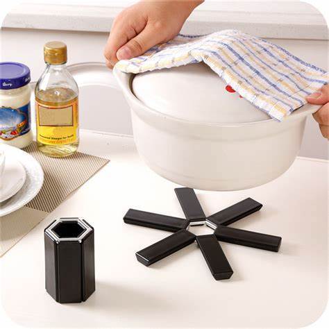 Foldable Pan Mat Heat-insulated Anti-slip Anti-scald Black Hollow Heat-insulated Portable Pan Pad Placemat Kitchen Accessories-Black