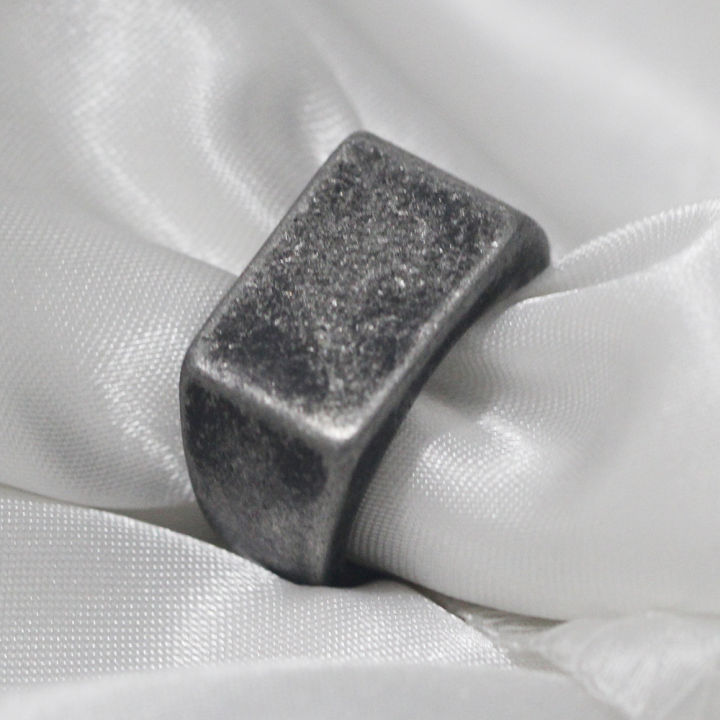 European%20and%20American%20cross-border%20ins%20fashion%20simple%20glossy%2018MM%20rectangular%20titanium%20steel%20stainless%20steel%20ring%20with%20laser%20logo%20for%20women%20-%20Image%208
