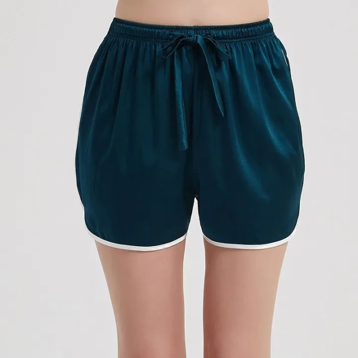 Effortless%20Elegance:%20Mulberry%20Silk%20Charmeuse%20Shorts%20for%20Chic%20Loungewear%20-%20Image%205