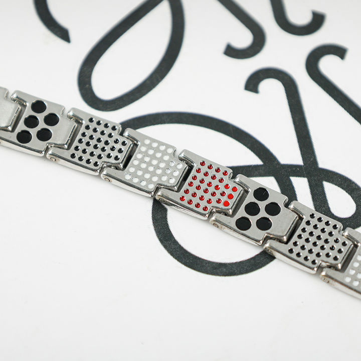Magnetic%20Therapy%20Detachable%20Magnet%20Bracelet%20-%20Image%205