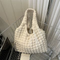 Aesthetic simple large-capacity tote bag 2023 autumn new personality fashion shoulder bag casual commuter handbag.