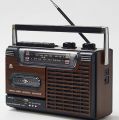 Portable cassette player, wooden recorder, outdoor old portable radio, FM, am, SW.