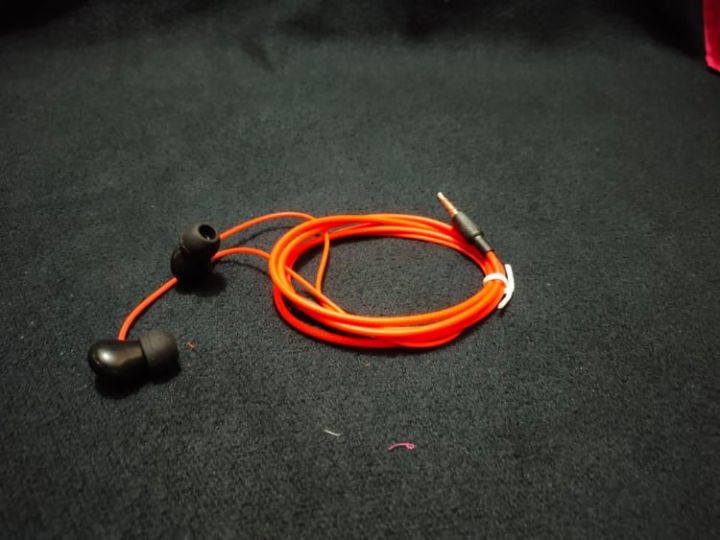 Oneplus%20Earphone%20for%20any%20Android%20%20ear%20phone/%20head%20phone%20-%20Image%203