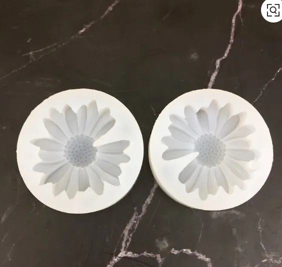 Silicone%20Daisy%20Candle%20Mold%20%E2%80%93%20Sunflower%20Flower%20Mold%20for%20Candle,%20Soap,%20Resin,%20Chocolate%20&%20DIY%20Craft%20-%20Image%203