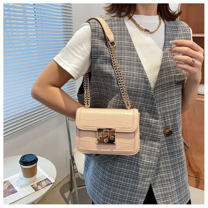 2023%20New%20Stone%20Pattern%20Simple%20Bag,%20Fashion%20Texture,%20Chain%20Shoulder%20Women's%20Bag,%20Foreign%20Style%20Crossbody%20Lock%20Small%20Square%20Bag%20-%20Image%204