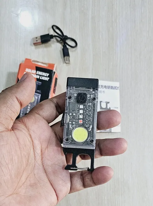 S030%20Rechargeable%20Keychain%20Light%20Rechargeable%20COB%20Emergency%20Light%20-%20Image%208