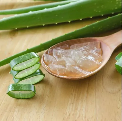 FOOD%20A%20HOLIC%20Calming%20&%20Moisturizing%20Aloe%20Vera%20Purity%2092%25%20Soothing%20Gel%20300ml%20-%20Image%204