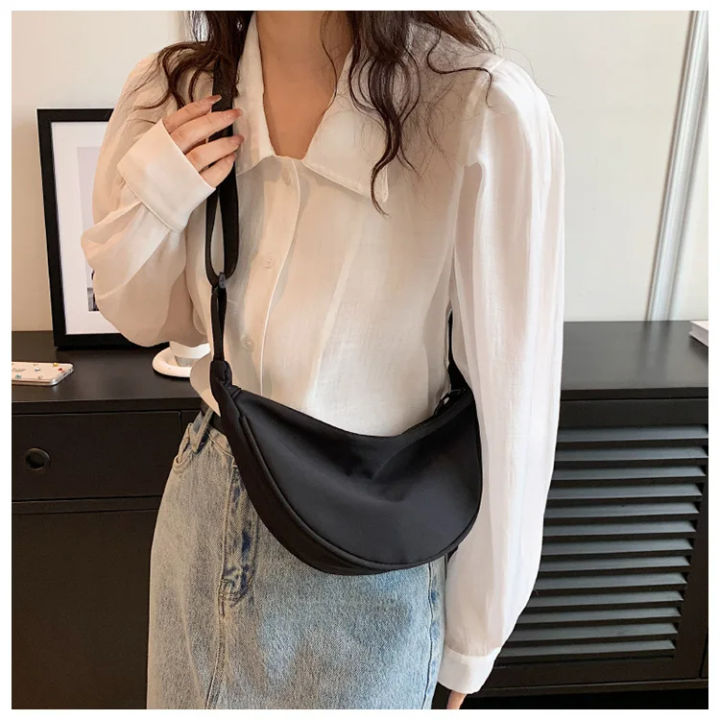 Style%20Nylon%20Crossbody%20Shoulder%20Bag%20%E2%80%93%20Casual%20Sporty%20Streetwear%20Purse%20for%20Women%20-%20Image%204