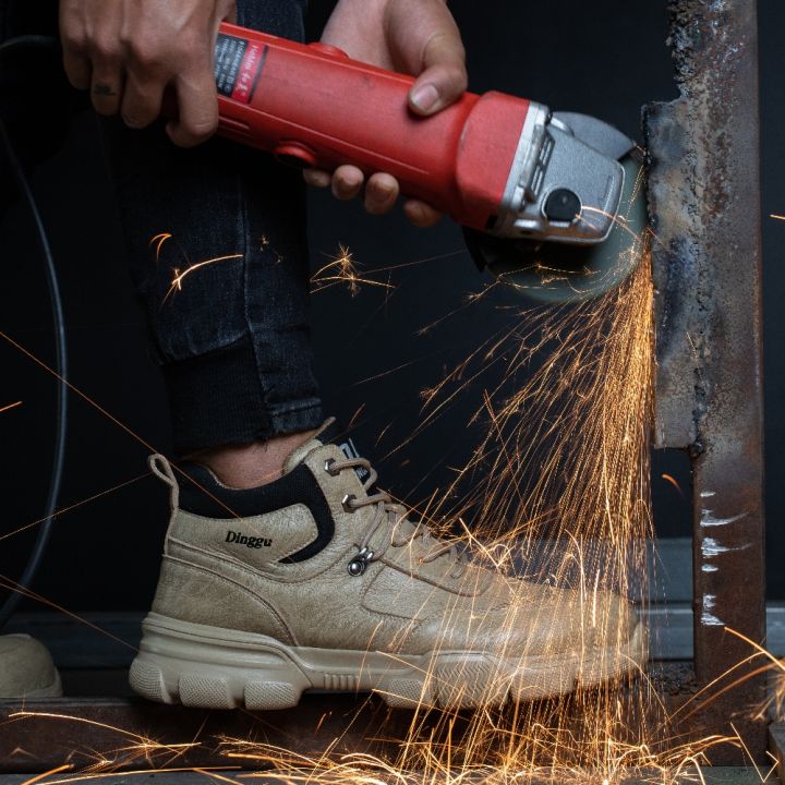 DINGGU%20safety%20shoes/%20%20Steel%20toe%20and%20steel%20mid%20sole%20safety%20shoes/%20%20Light%20weight%20safety%20shoes%20for%20construction%20site,%20Garments%20work,%20Textile%20work,%20Industrial%20work,%20Motor%20cycle%20raiding%20etc.%20-%20Image%203