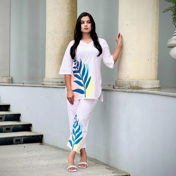Trandy%20Nora%20Leaf%20Printed%20%20Women%E2%80%99s%20Co-Ord%20Set%20(Top%20+%20Pant)%20-%20Image%205