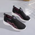 Old Beijing Cloth Shoes Grandma Old Sports Shoes Female Non-Slip Soft Bottom Mother Spring and Autumn Slip-on Middle-Aged and Elderly Mesh Shoes. 