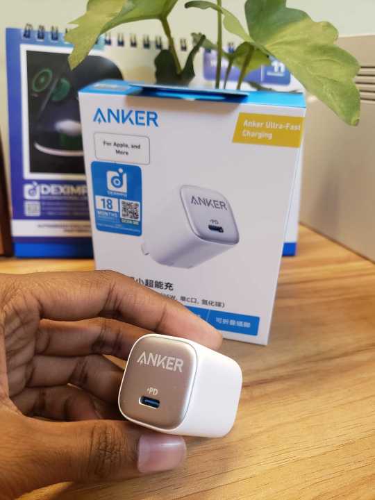 Anker%20Zolo%2035W%20PD%20PPS%20GAN%20(%20For%20iPhone/Samsung/Pixel%20)%20-%20Image%202