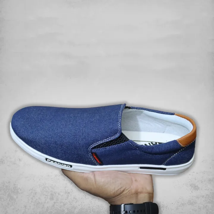 2025%20New%20Stylish%20Black%20And%20Blue%20Color%20Canvas%20Sneakers%20Shoes%20For%20Men%20Trendy%20Sports%20Shoes%20-%20Image%205