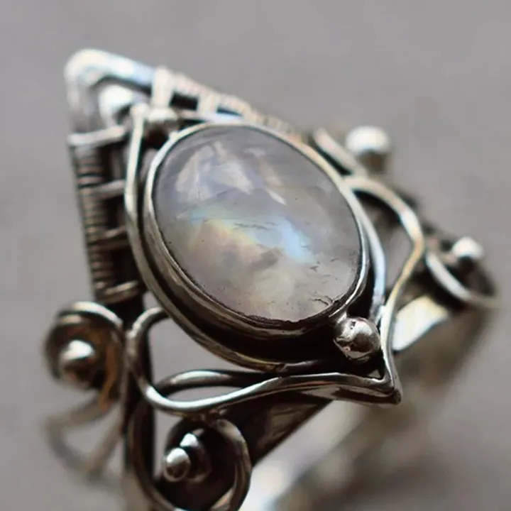 Party%20Ring%20ury%20Geometry%20Statement%20Lady%20Ring%20-%20Image%203