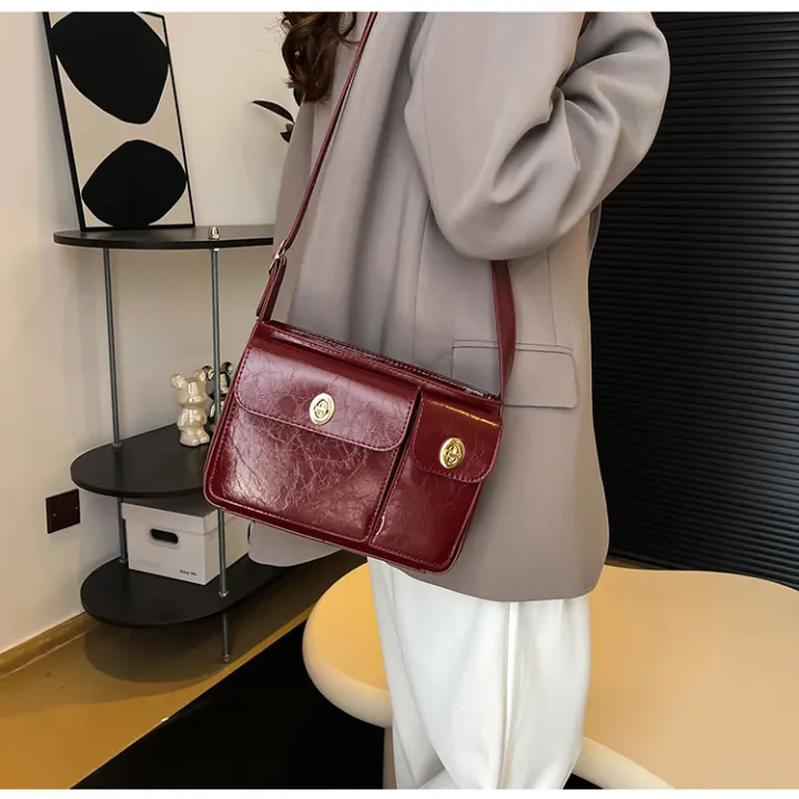 Korean%20version%20niche%20design%20retro%20twin%20bag,%20commuting%20versatile,%20hand-held%20cross-body%20premium%20shoulder%20bag%20-%20Image%203