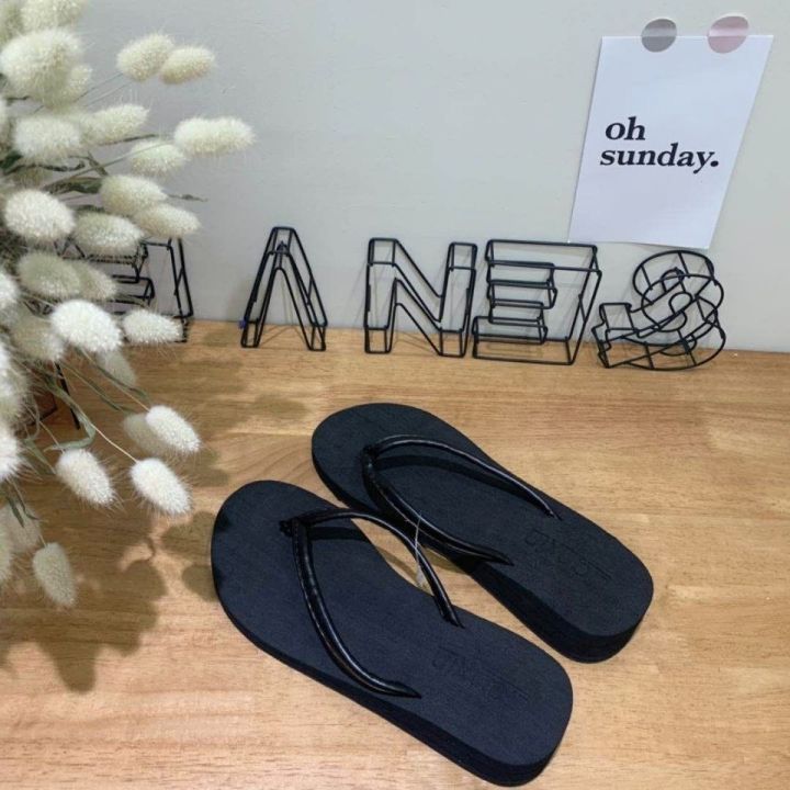 Flip%20Flops%20Women's%20Korean-Style%20Versatile%20Casual%20Fashion%20Thin%20Strap%20Muffin%20Slippers%20Women's%20Summer%20Non-Slip%20Flip-Flops%20Soft%20Beach%20Shoes%20-%20Image%205