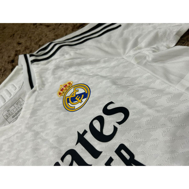 Real%20Madrid%2024/25%20Home%20Kit%20%E2%80%93%20Show%20Your%20Passion%20with%20Premium%20Quality%20-%20Image%204