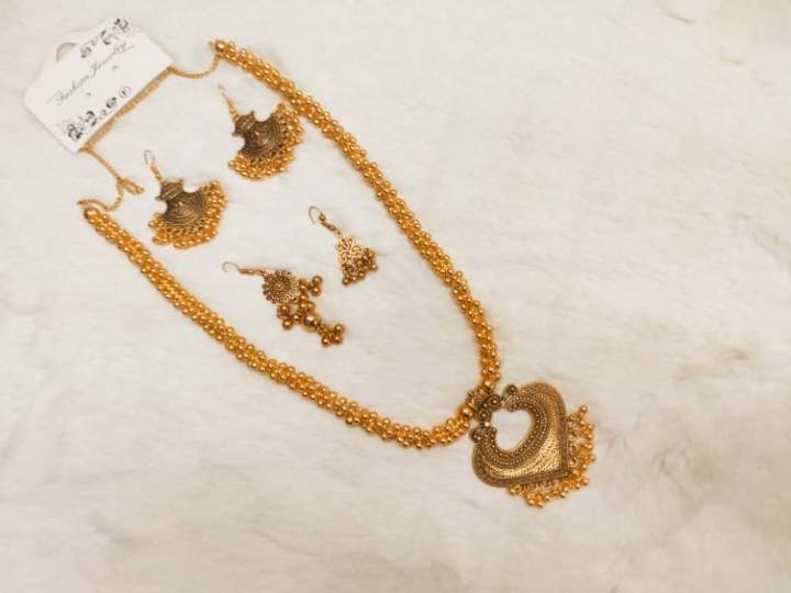 Beautiful%20jewellery%20Set%20for%20Women%20Or%20Girls.%20Pearl%20With%20Golden%20Plated%20Necklaces%20And%20Earrings%20Set.%20Gift%20set.%20wedding,%20parties,%20special%20events.%20Model:P20-2.%20-%20Image%203