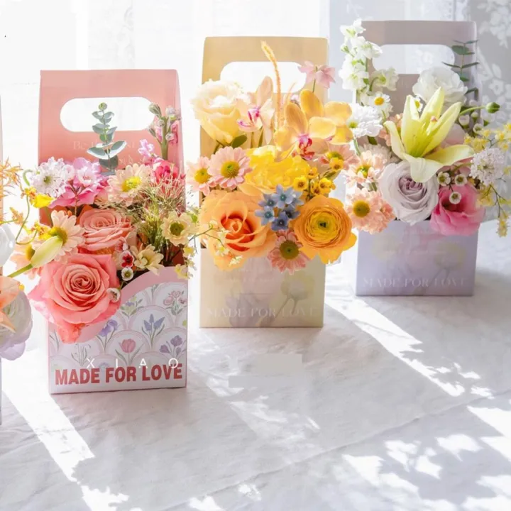 Decorative%20Flower%20Arrangement%20Box%20Customizable%20Packaging%20Materials%20New%20Style%20Portable%20Flower%20Box%20Craft%20Box%20Gilded%20DIY%20Flower%20Kit%20for%20Teacher's%20Day%20Gift%20Floral%20Presentations%20Flower%20Arrangement%20-%20Image%202