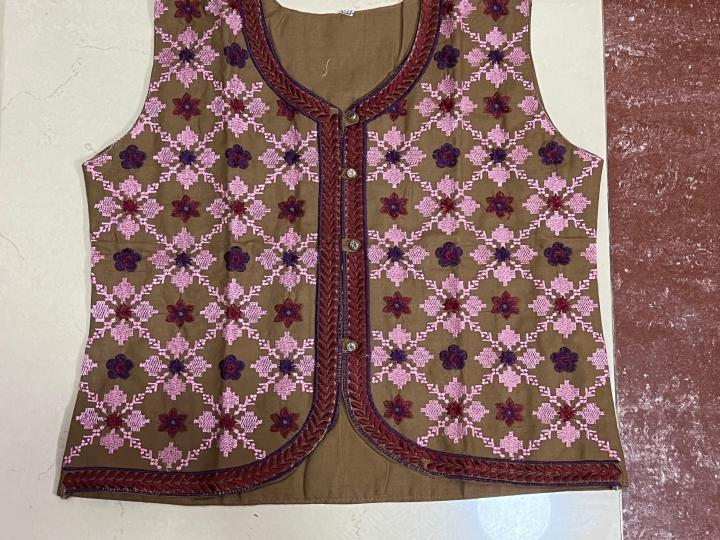 Elegant Embroidered Sleeveless Blouse Top for Girls - Floral/Geometric Pattern, Regular Fit