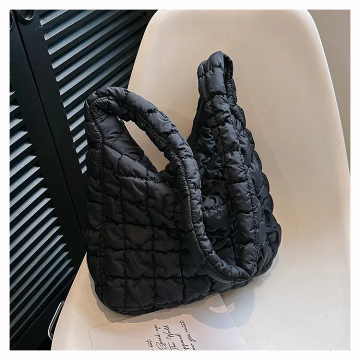 Foreign%20trade%20wholesale%202023%20new%20ruffled%20cloud%20ladies%20handbag%20large%20capacity%20shoulder%20crossbody%20bag%20color-blocked%20tote%20bag%20-%20Image%207