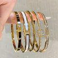 Stainless steel bracelet for women.