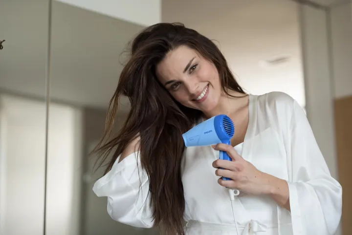 Philips%20HP8142%20Hair%20Dryer%201000W%20Compact%20%20%E2%80%93%20Lightweight,%20Ergonomic,%20Gentle%20Drying%20(Official%20Philips%20Product)%20-%20Image%207