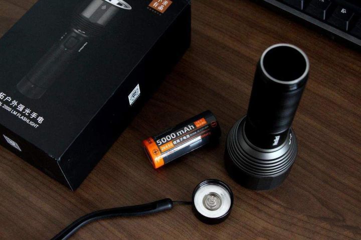 XIAOMI_Tactical%20Flashlight,%202000%20Lumen%20Flashlights%20Portable%20Torch%20Outdoor%20Camping%20Torch%20Light%20Flashlight%20-%20Image%204