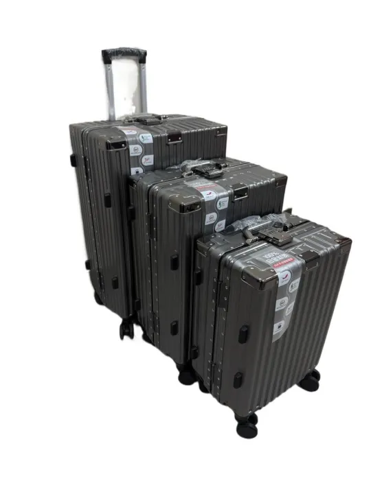 The%20Aluminum-Style%20Latch%20Luggage%20-%20Metallic%20Gunmetal%20Gray%20-%20Image%205
