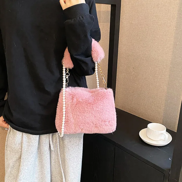 Messenger%20Bag%20Winter%20Square%20Bag%20Winter%20Underarm%20Bag%20Ins%20Package%20Plush%20Crossbody%20Bag%20Fashion%20Square%20Bag%20Plush%20Bag%20-%20Image%204