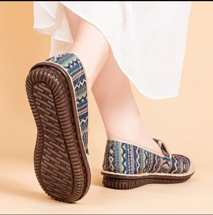 Ethnic%20Style%20Soft%20Sole%20Casual%20Shoes%20for%20Women,%20Size%2036-40%20-%20Image%202
