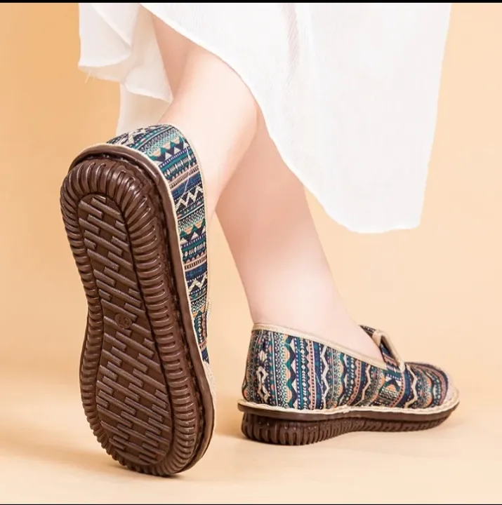 Ethnic%20Style%20Soft%20Sole%20Casual%20Shoes%20for%20Women,%20Size%2036-40%20-%20Image%202