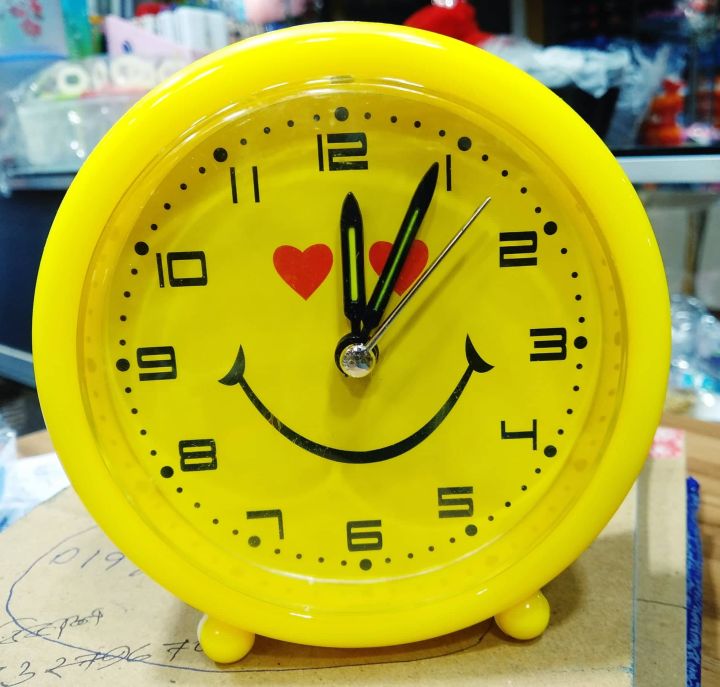 Beautiful%20Table%20Alarm%20Clock%20-%20Image%202