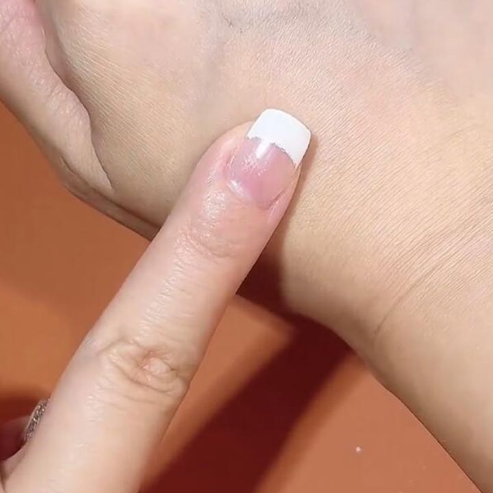 %E3%80%90Nice%20Day%20Toy%20Findings%20Store%E3%80%91(NEW)1Sheet%20UV%20Light%20Extend%20Nail%20Sticker%20Decorations%2016pcs%20Solid%20Color%20Base%20Gel%20Nail%20Slider%20Semi%20Cured%20Gel%20Nail%20Strips%20French%20Tips%20*%20Y2%20-%20Image%205