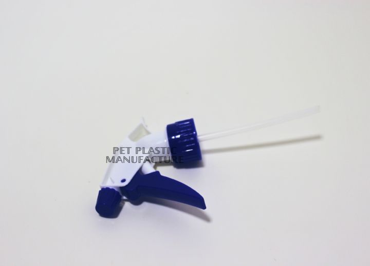 Trigger%20Sprayer%20Bottle%20250ml%20%E2%80%93Leak-Proof%20Spray%20Bottle%20for%20Garden,%20Cosmetic%20&%20Cleaning%20Use%20-%20Image%204