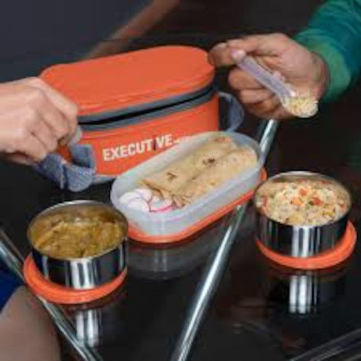 Lunch%20Box%202%20Steel%20&%201%20Microwave%20Safe%20Plastik%20Box%20-%20Image%205