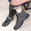 Snow boots men's new winter cotton boots warm fashion velvet thickened Northeast cotton boots texture men's shoes. 