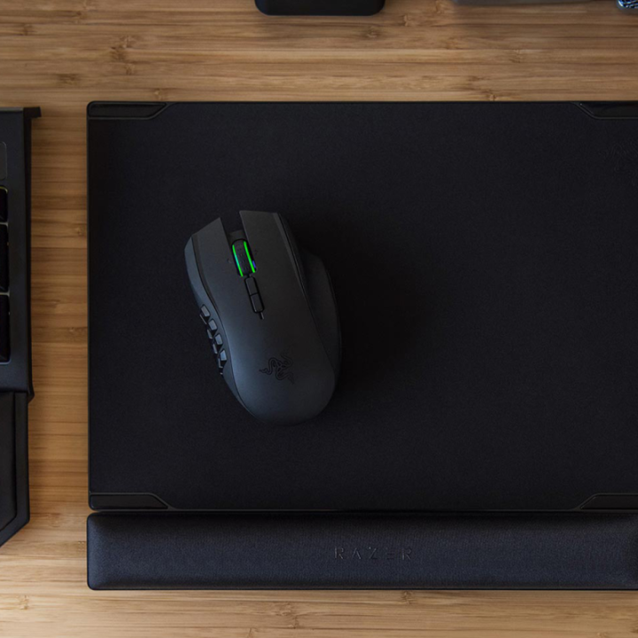 RAZER%20Vespula%20V2%20Mouse%20Mat%20Enhanced%20Surface%20Non-Slip%20Silicone%20Rubber%20Base%20With%20Wrist%20Rest%20-%20Image%2010