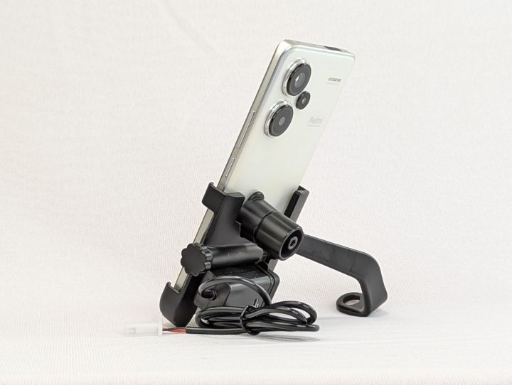Motorcycle%20With%20USB%20Charging%20Mirror%20Fitting%20Mobile%20Holder%20Metal%202%20A%20Bike%20Mobile%20Charger%20-%20Image%205