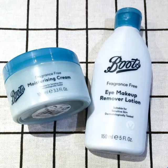 Boots%20Cucumber%20Eye%20Make-Up%20Remover%20Gel%20150Ml%20-%20Image%202