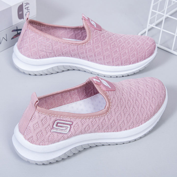 2022%20new%20old%20Beijing%20cloth%20shoes,%20women's%20soft%20soles,%20foreign%20trade,%20one%20foot%20flying,%20weaving,%20breathable%20mother%20shoes,%20middle-aged%20and%20elderly%20walking%20shoes%20-%20Image%204