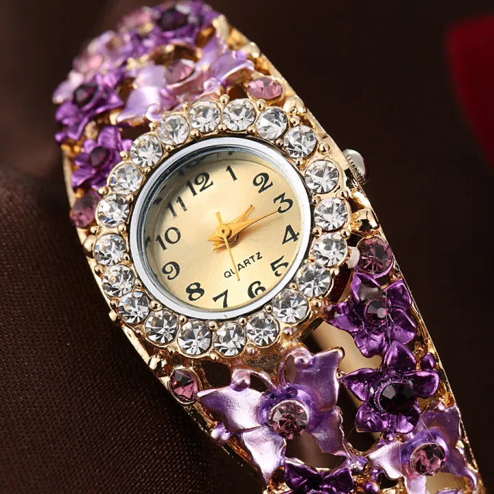 Fopul%20Mall%20Casual%20and%20stylish%20Women's%20Flower%20Bracelet%20Watch%20with%20Diamond-encrusted%20Design%20and%20Stainless%20Steel%20Strap%20-%20Image%203