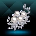 hijab pin Elegant Art Simulated Pearl Flower Brooch Pin Accessories Fashion Engagement Wedding Jewelry For Women. 