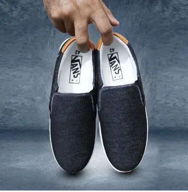 Stylish%20Black%20and%20Blue%20Color%20Winter%20Canvas%20Sneakers%20for%20Men.%20Premium%20Quality%20%20Lofer%20men%20-%20Image%203
