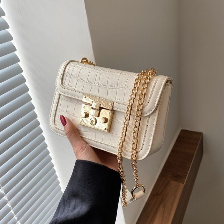 A shoulder women's bag, a foreign bag, a fashion texture chain, a 2023 new stone pattern, a simple bag, a crossbody lock, a small square bag
